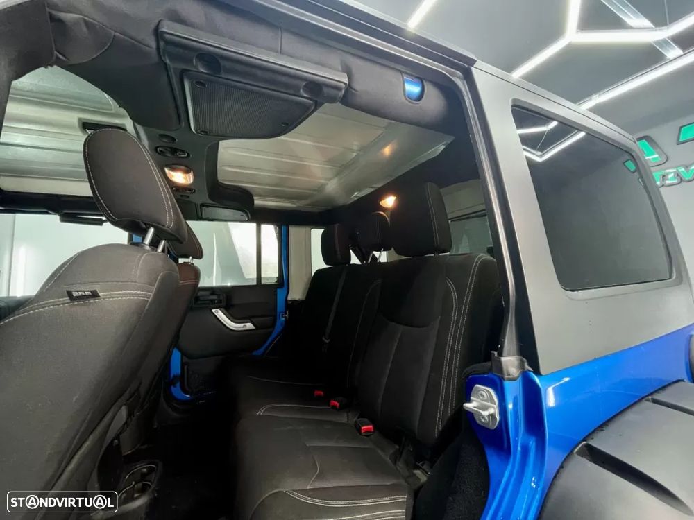 Jeep Wrangler Unlimited 2.8 CRD Auto Rubicon - 13