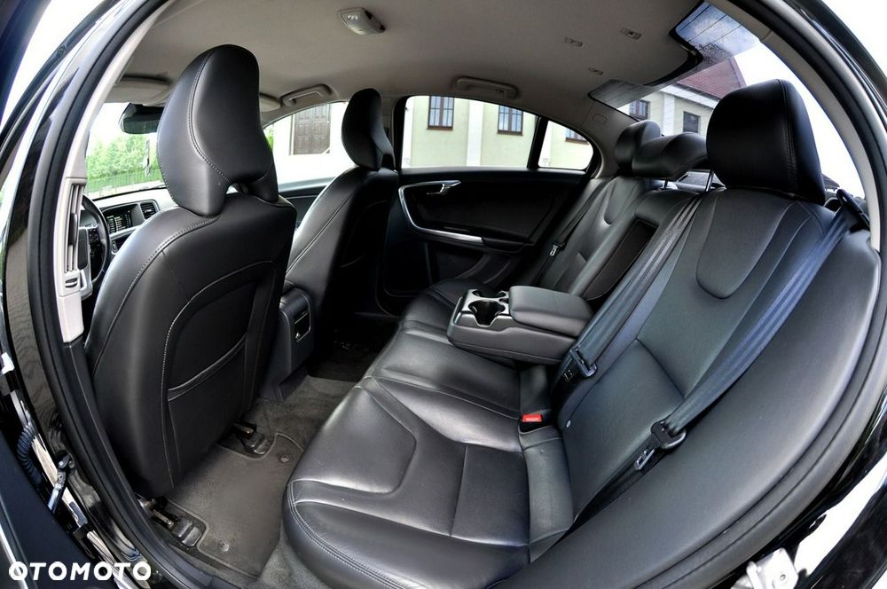 Volvo S60 D2 Drive-E Momentum - 10