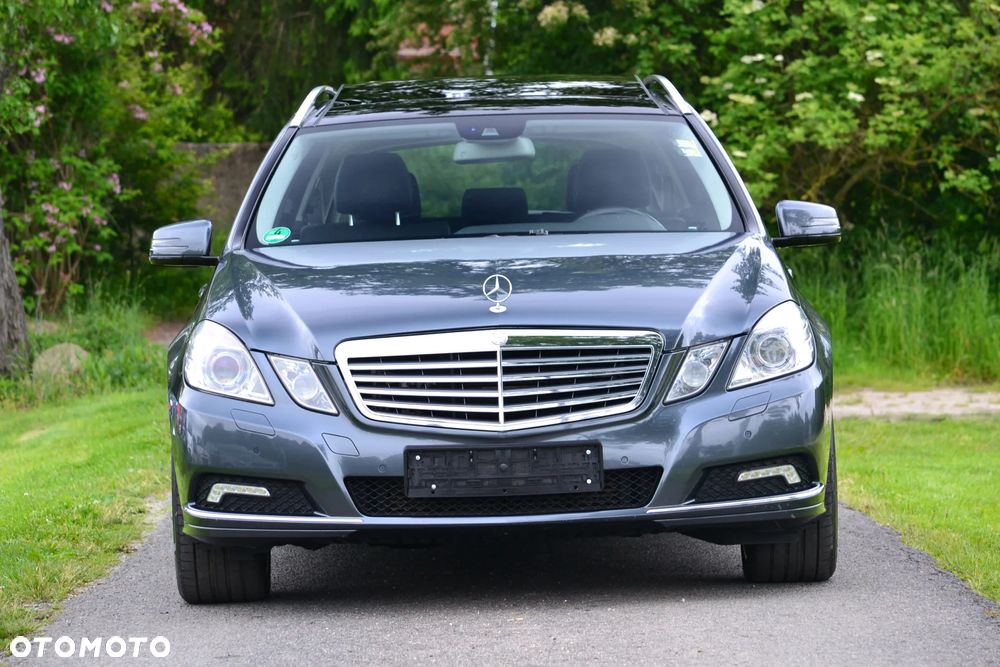 Mercedes-Benz Klasa E 350 CDI DPF BlueEFFICIENCY 7G-TRONIC Elegance - 17