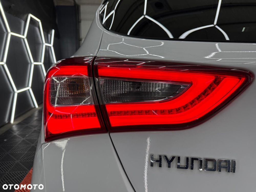 Hyundai i30 1.6 GDI Turbo Luxury - 10