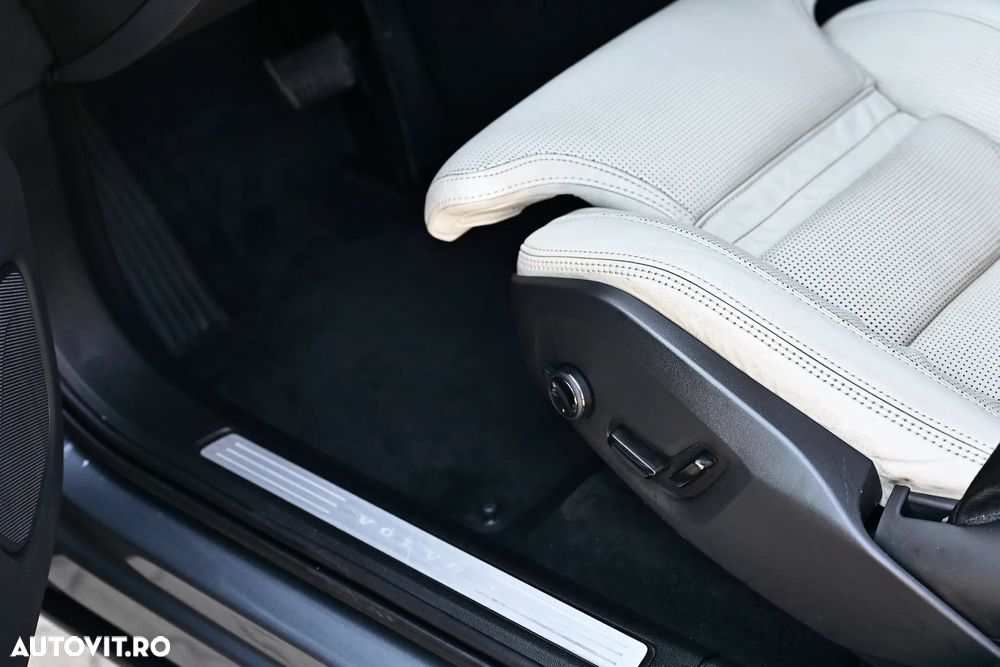 Volvo XC 60 D5 AWD Geartronic Inscription - 17