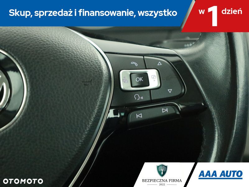 Volkswagen Passat - 17