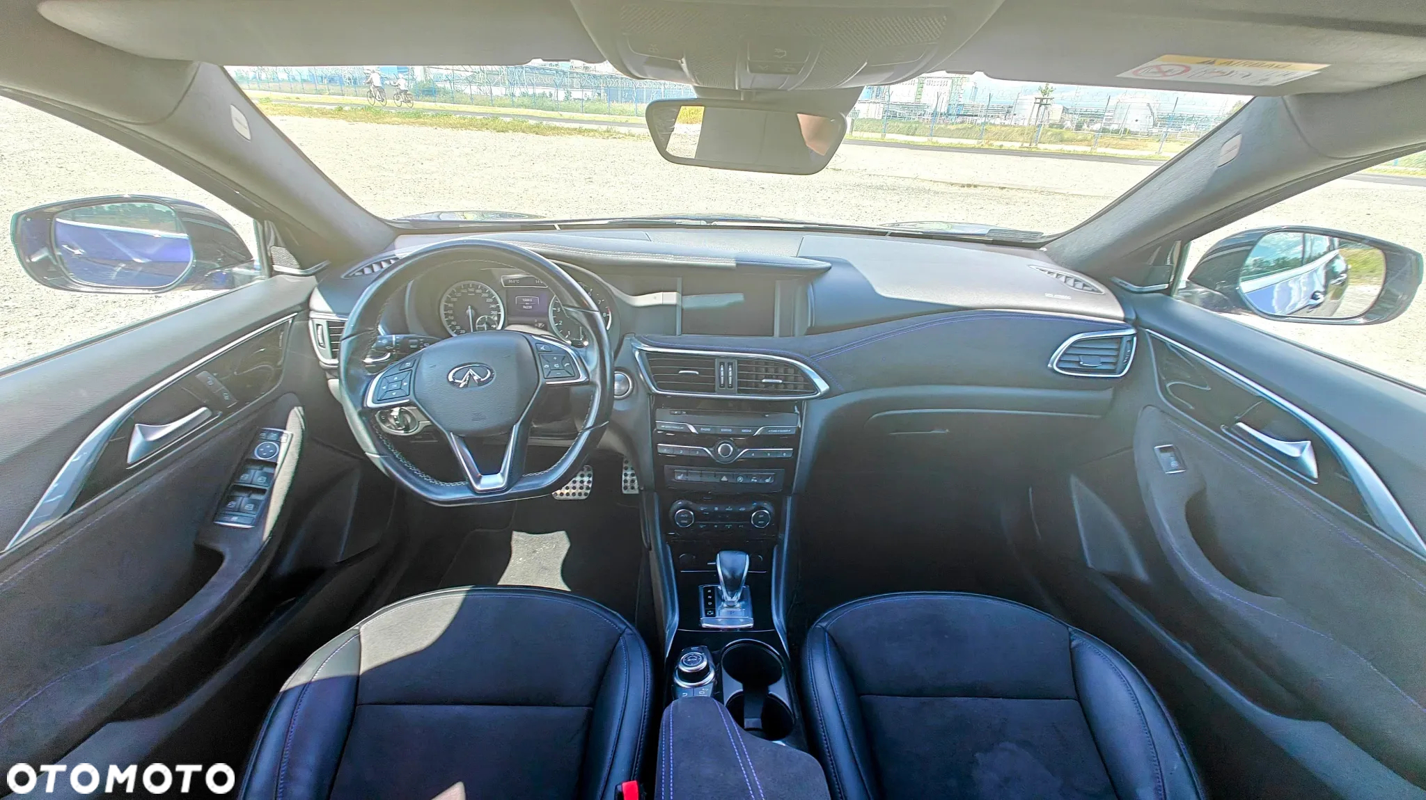 Infiniti Q30 1.6t Sport City Black 7DCT - 12