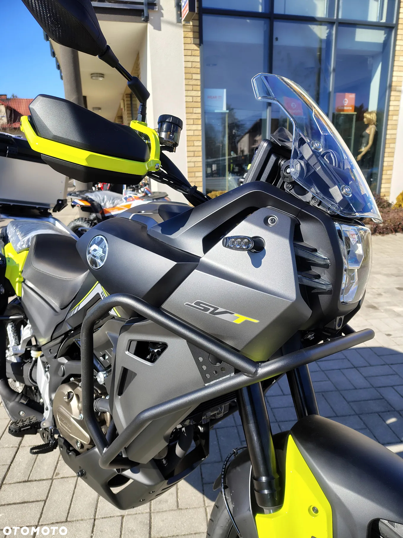 QJMOTOR SVT 650 - 15