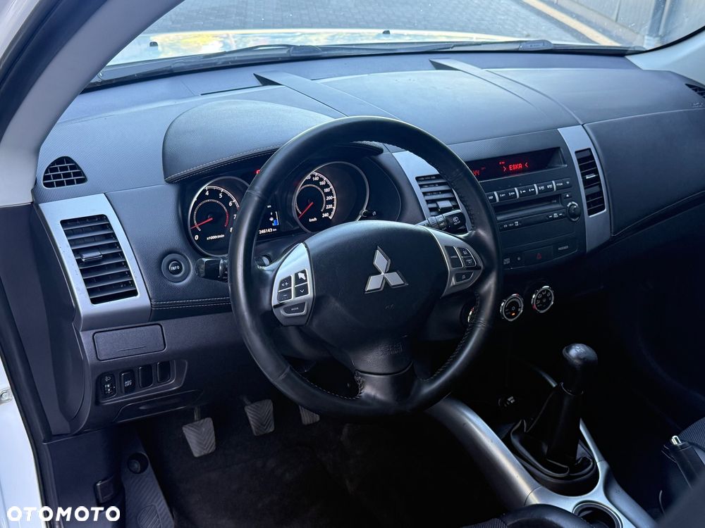 Mitsubishi Outlander 2.0 2WD Inform - 20