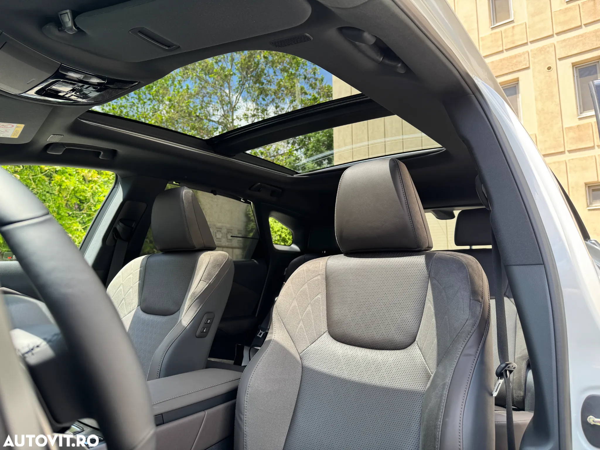 Lexus Seria RX 450h+ (Plug-in-Hybrid) Luxury Line - 17