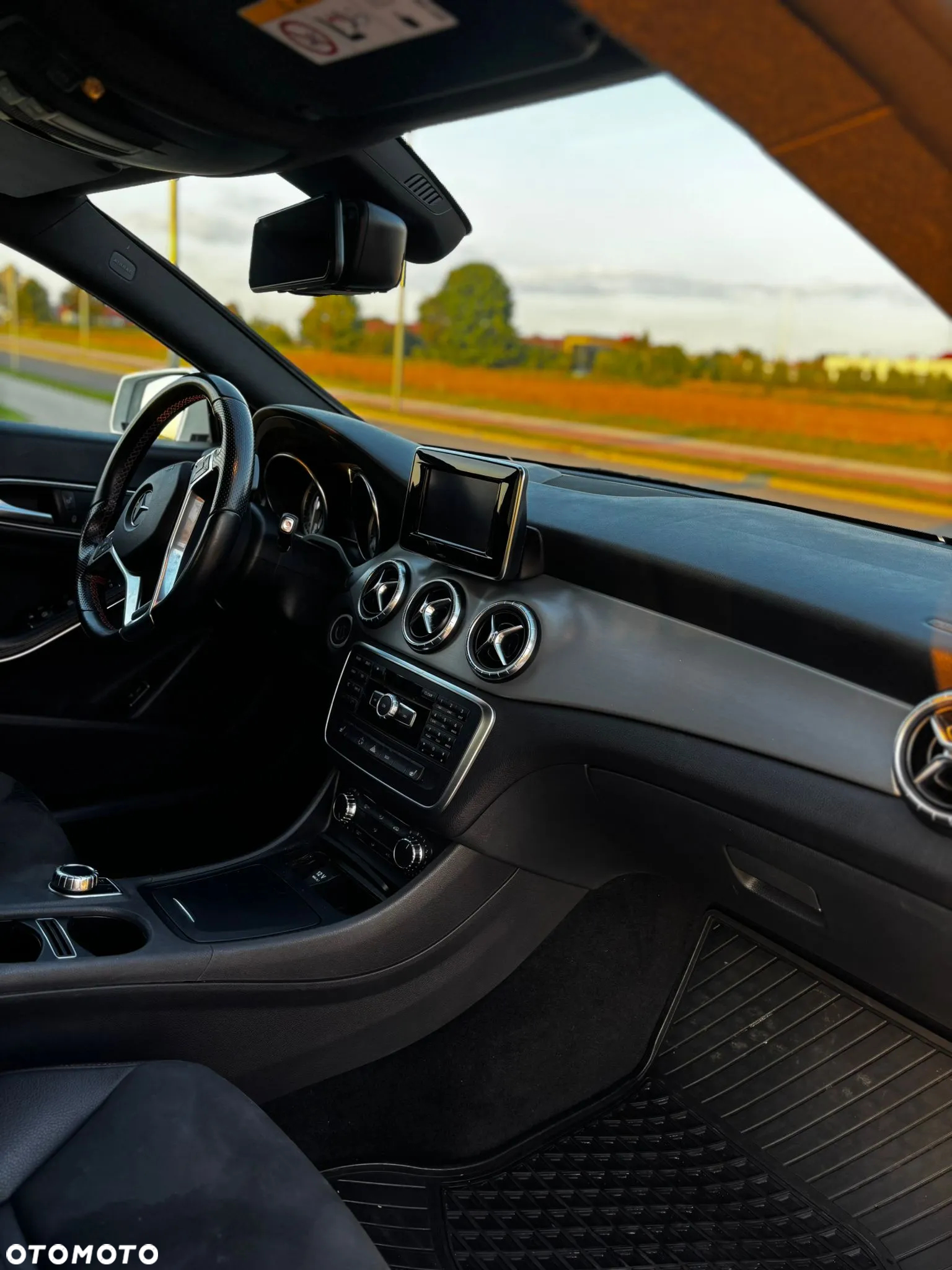 Mercedes-Benz CLA 180 7G-DCT AMG Line - 20