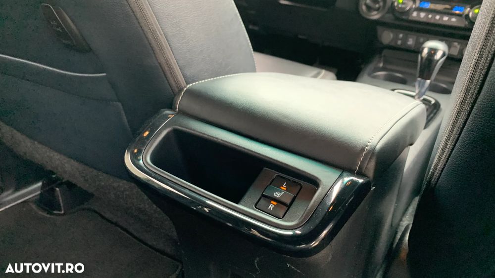 Toyota Hilux 2.8D 204CP 4x4 Double Cab AT Invincible Color Edition - 20