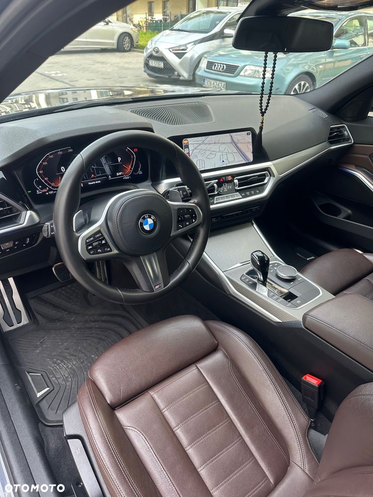 BMW Seria 3 320d xDrive mHEV - 19