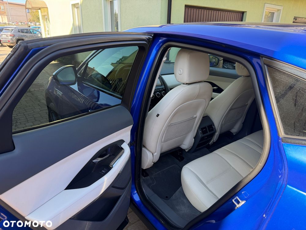 Jaguar E-Pace 2.0 i4D AWD R-Dynamic Chequered Flag - 8