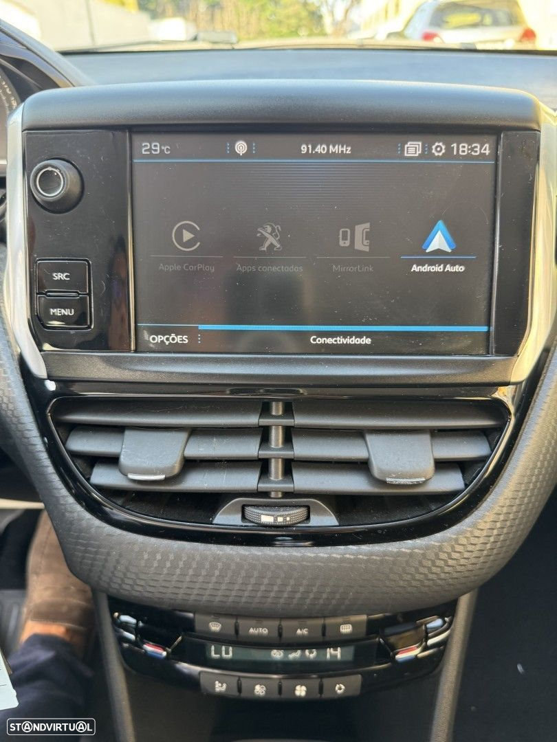 Peugeot 208 1.2 PureTech Allure - 22