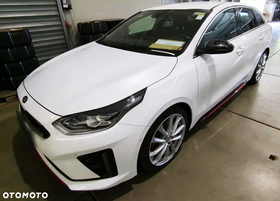 Kia ProCeed 1.6 T-GDI GT DCT - 3