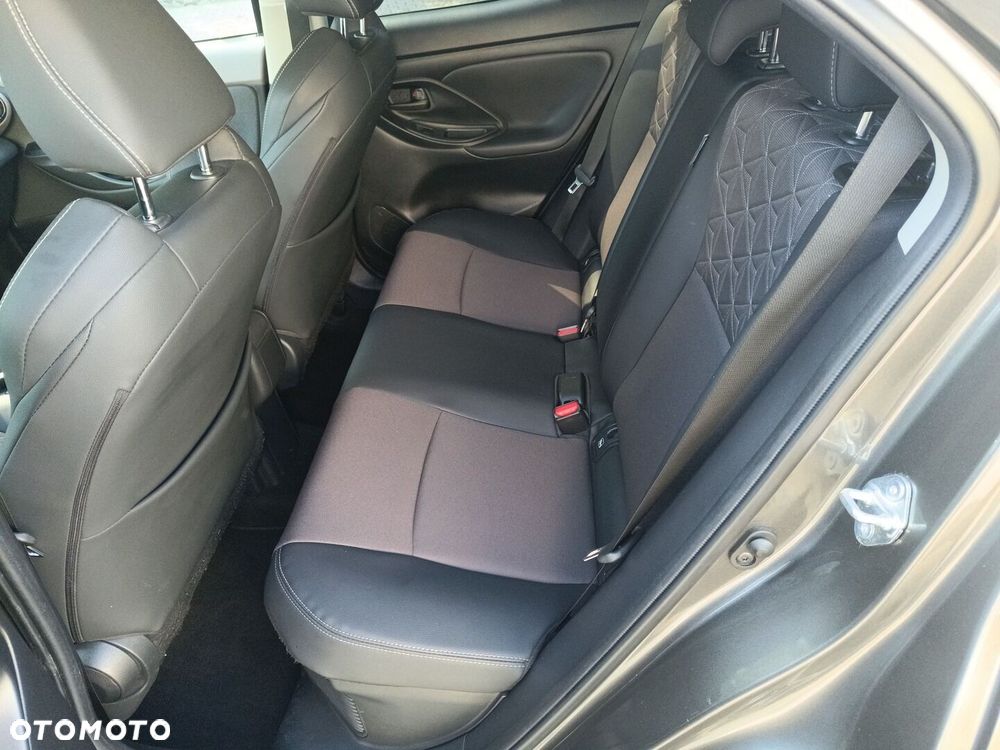Toyota Yaris Cross Hybrid 1.5 Executive - 13