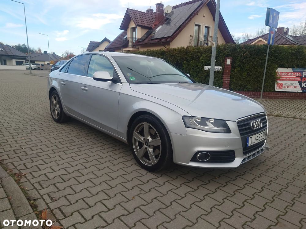 Audi A4 Limousine - 8
