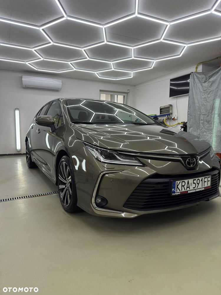 Toyota Corolla - 1