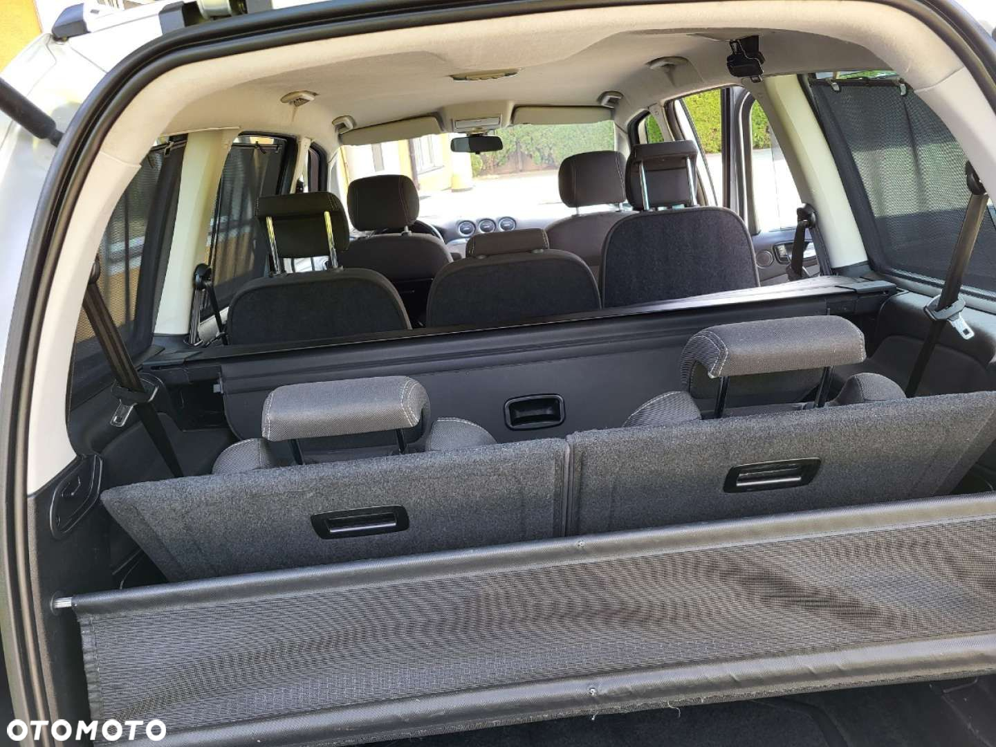 Ford Galaxy - 10