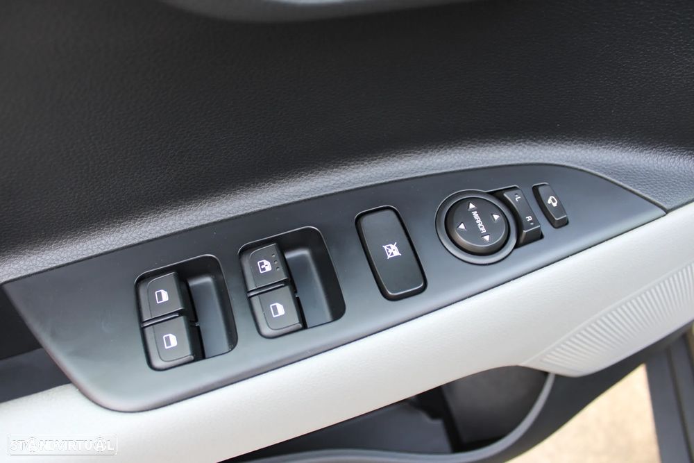 Kia Stonic 1.6 CRDi Easy - 44