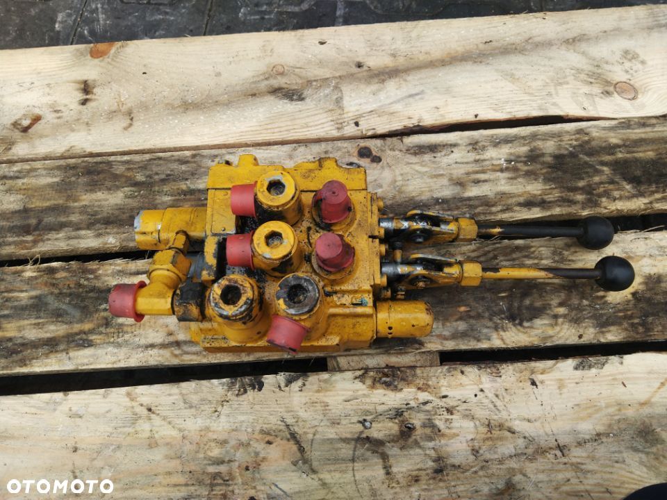 Rozdzielacz 2 sekcyjny Zettelmeyer ZL 500 521 663 987 - 3