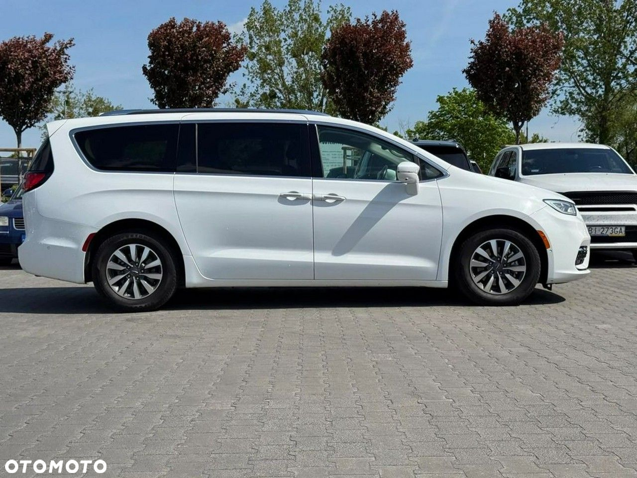 Chrysler Pacifica - 11