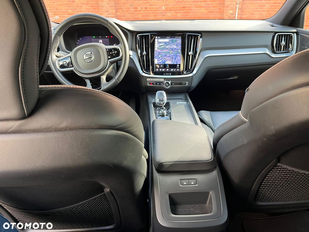 Volvo V60 B4 D Plus Dark - 6