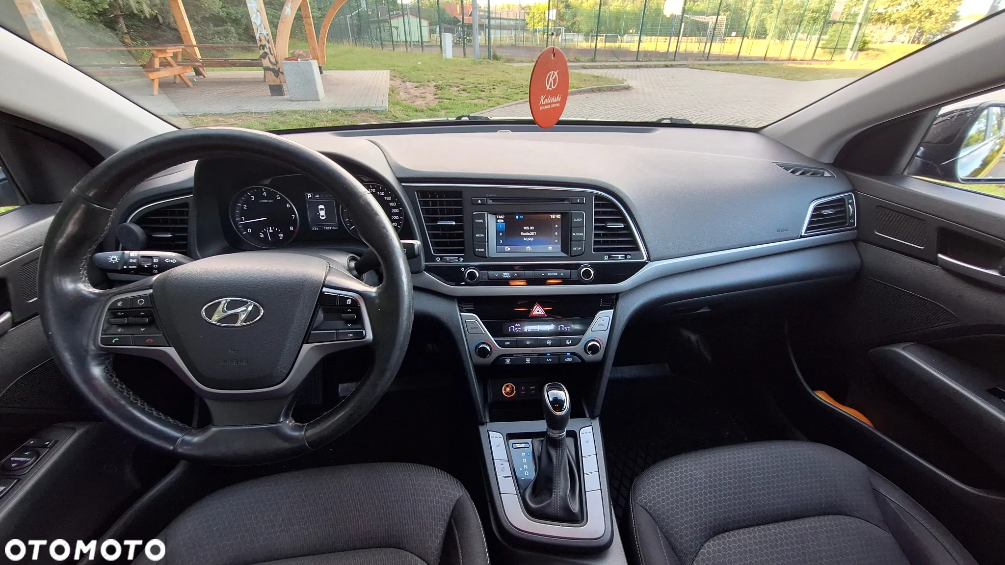 Hyundai Elantra - 3