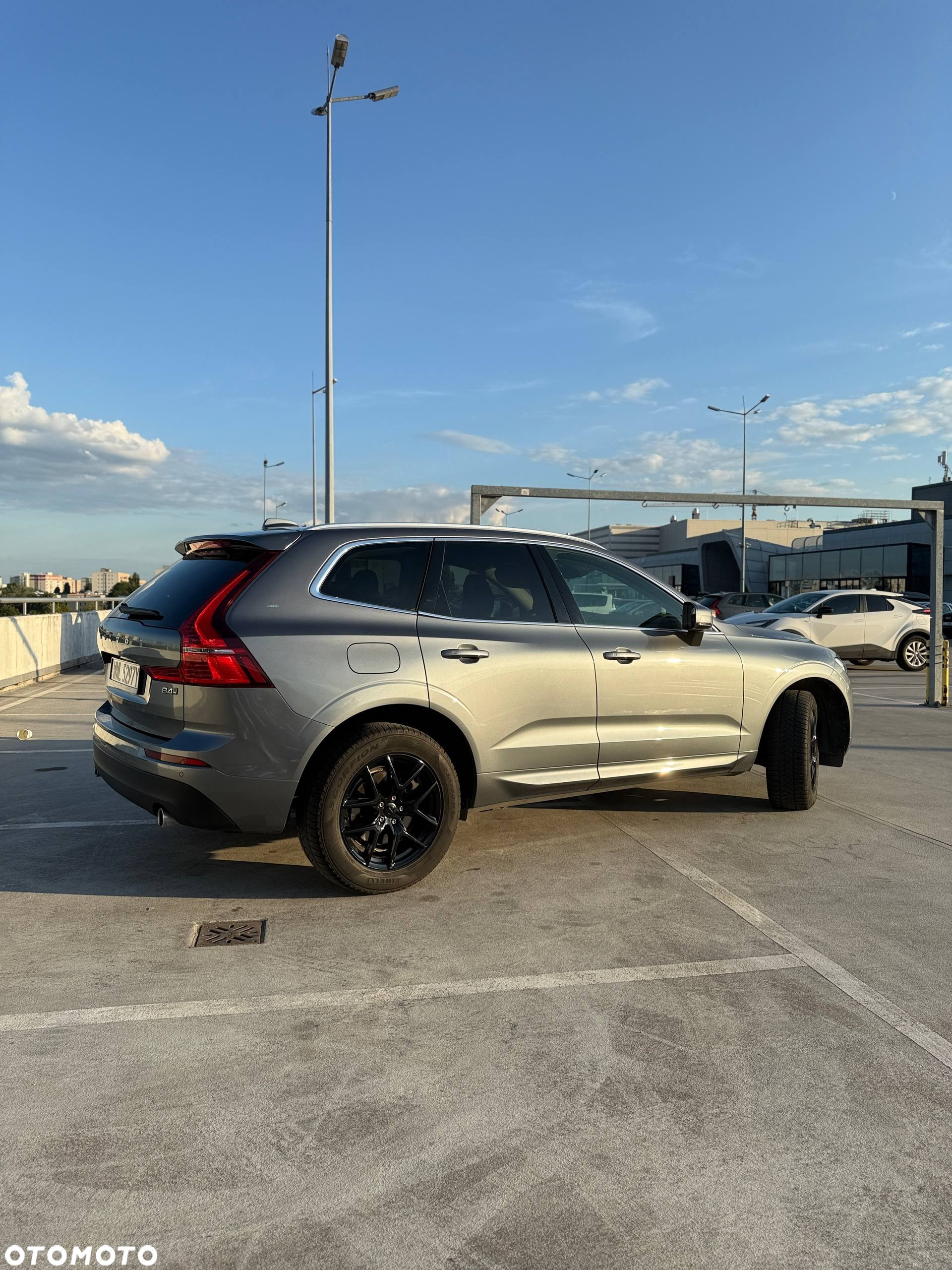 Volvo XC 60 B4 B Momentum Pro - 2