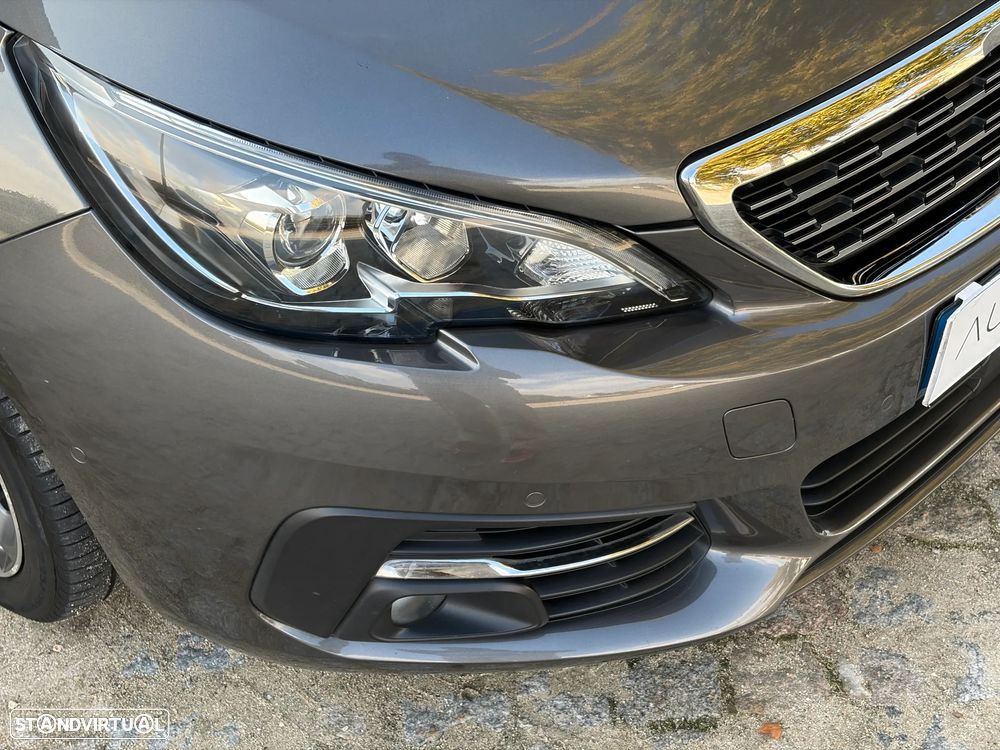 Peugeot 308 PureTech 130 GPF EAT8 Stop & Start Tech Edition - 12