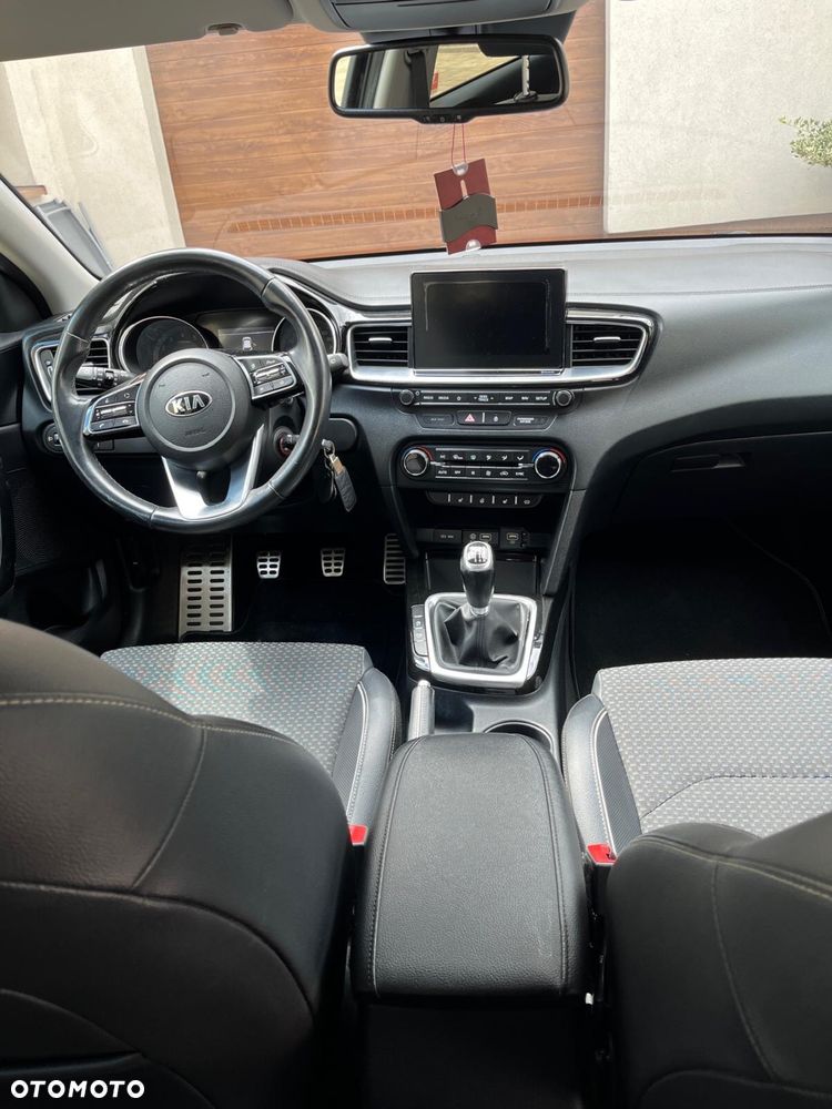 Kia Ceed - 7