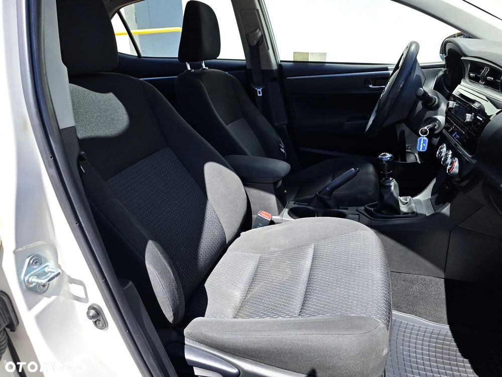 Toyota Corolla 1.4 D-4D Active - 11