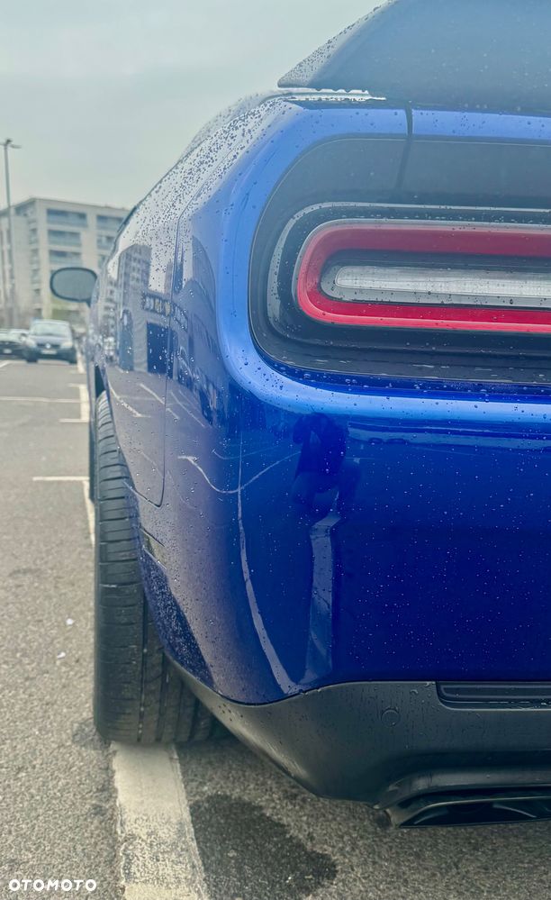 Dodge Challenger - 10