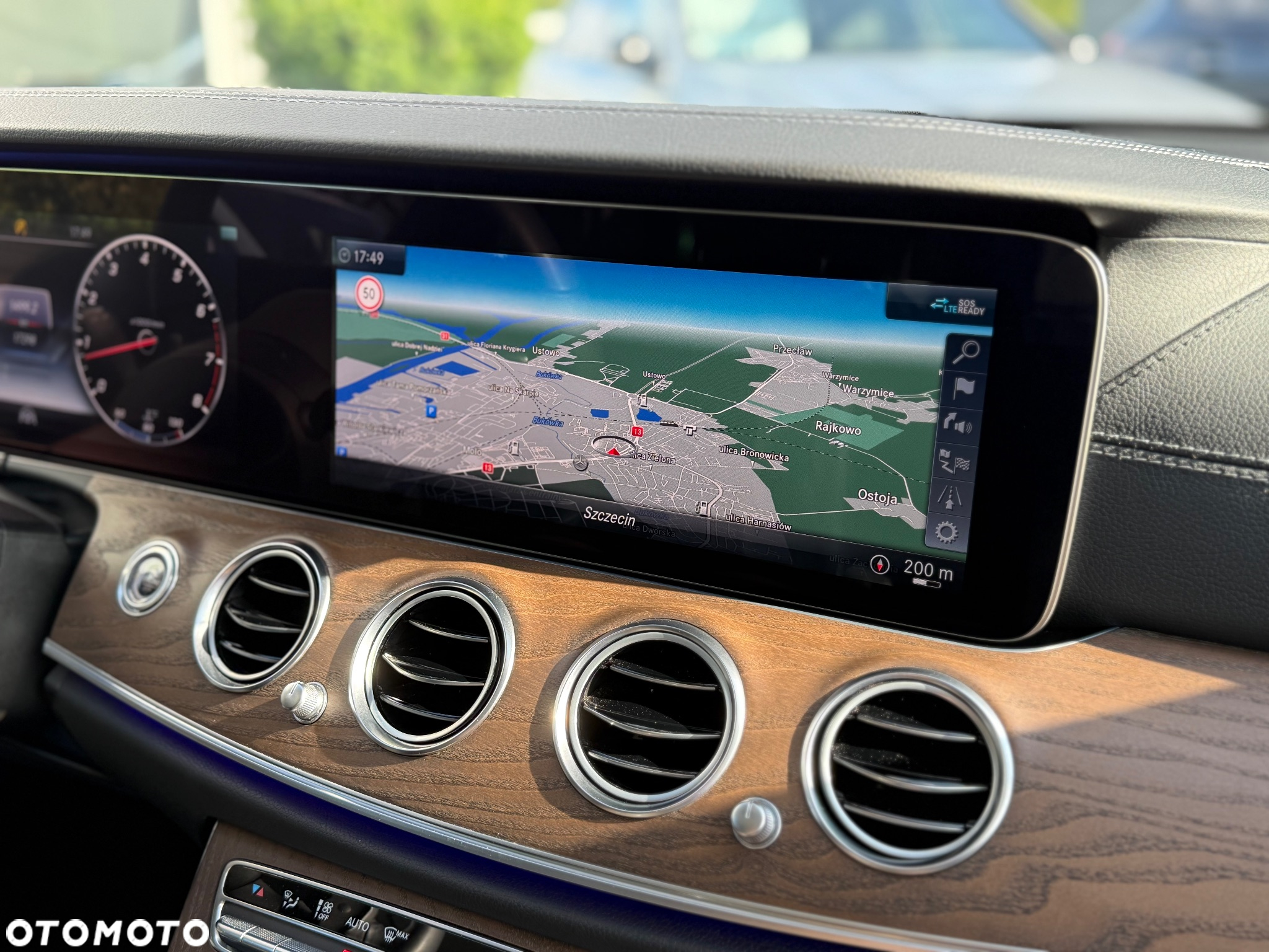 Mercedes-Benz Klasa E 200 4-Matic 9G-TRONIC - 25