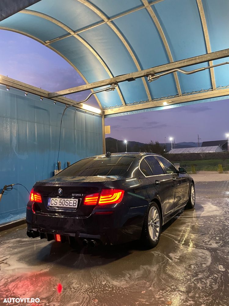 BMW Seria 5 535i xDrive - 14