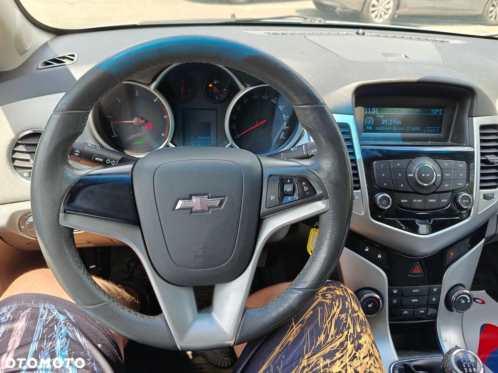 Chevrolet Cruze 2.0 LS - 19