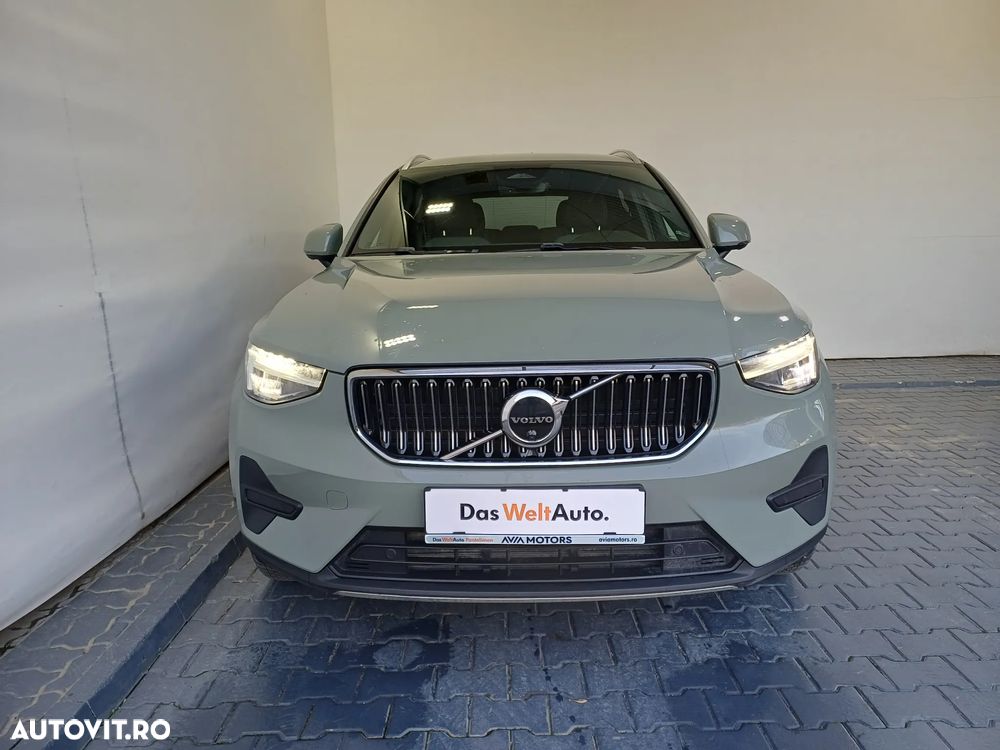 Volvo XC 40 B4 AT8 Mild Hybrid Momentum - 35