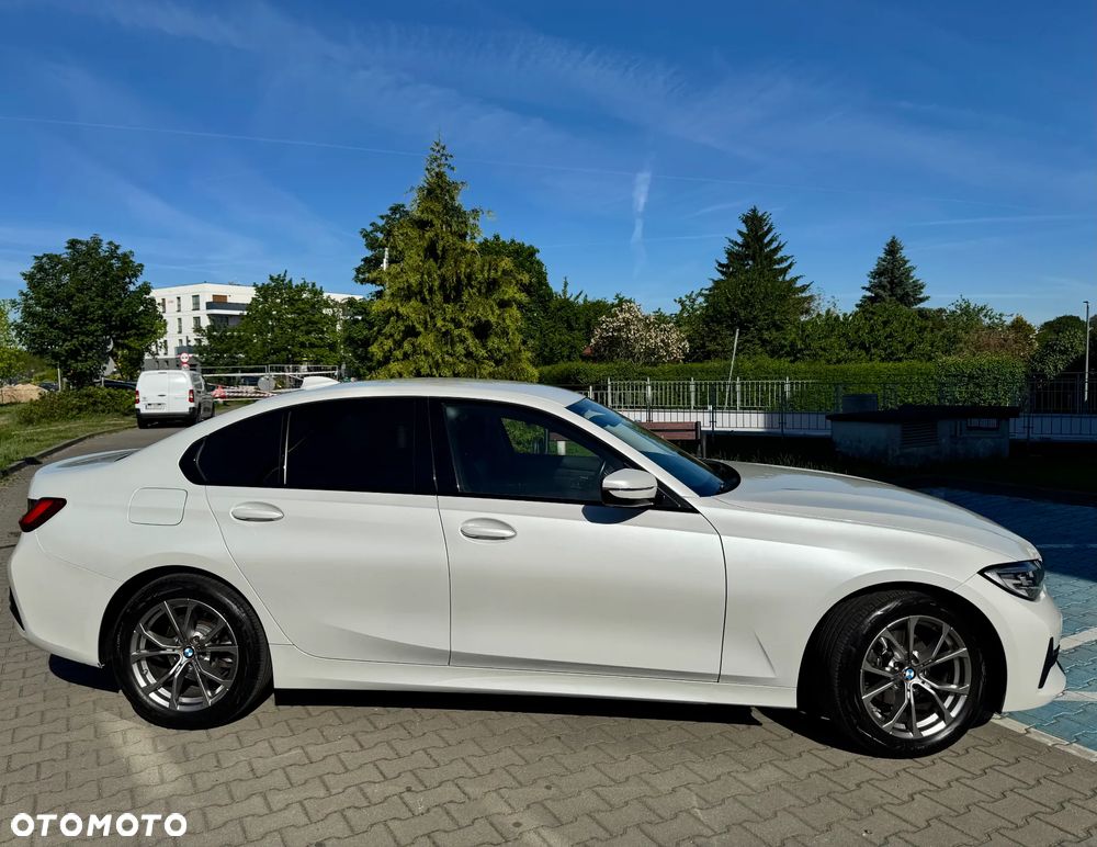 BMW Seria 3 318i Sport Line - 7