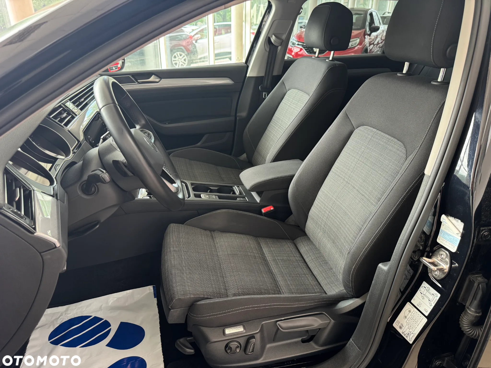 Volkswagen Passat 2.0 TSI Business DSG - 12