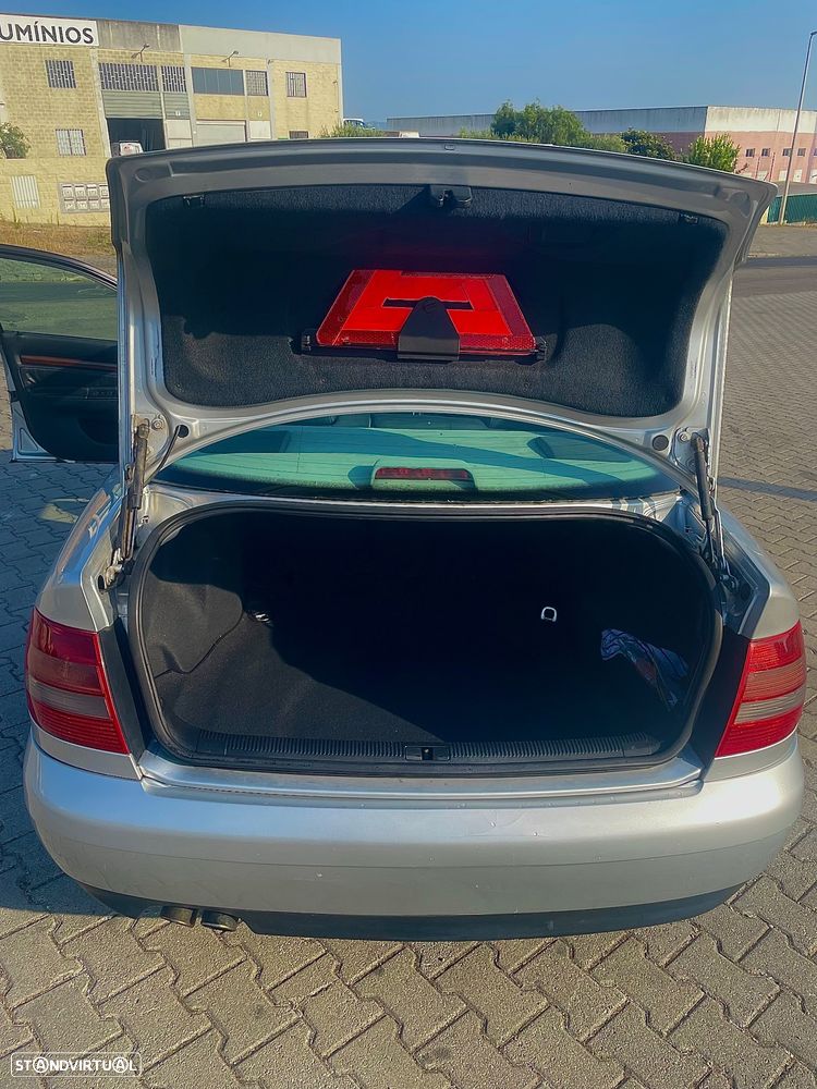 Audi A4 1.8 Turbo Sport - 7