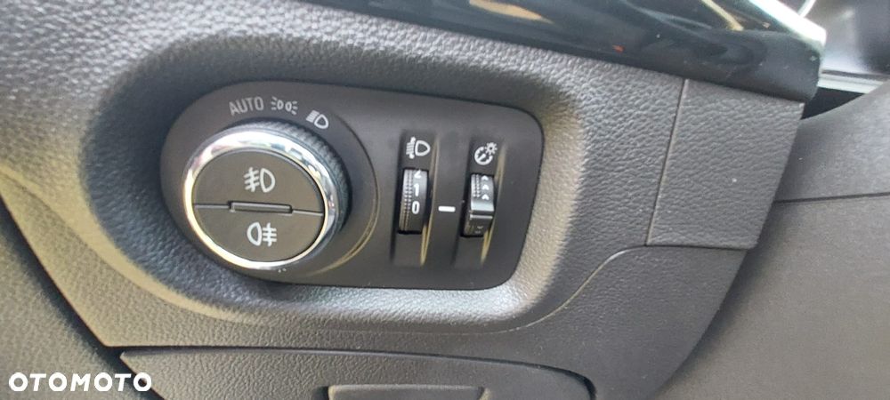 Opel Astra 1.4 T Dynamic - 23
