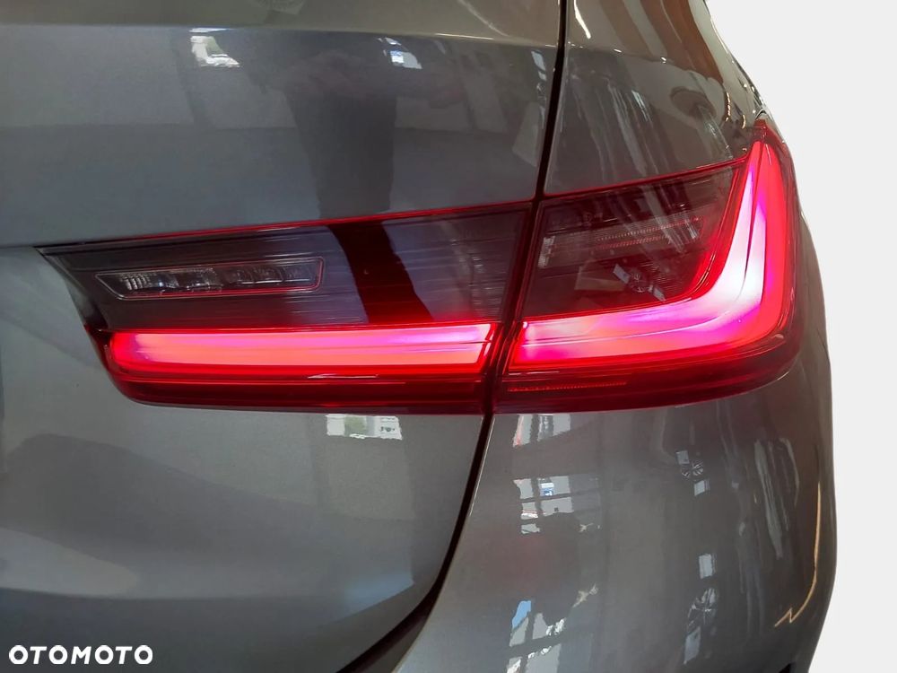 BMW Seria 3 330d Touring M Sport - 19