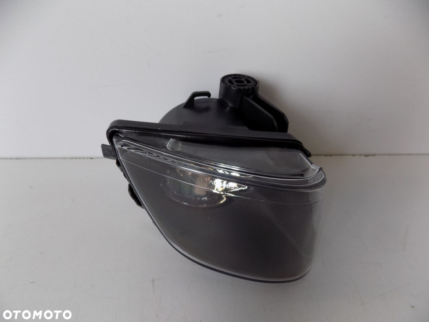 Halogen przedni BMW 7 F01F02 Prawe - 10930 - 2