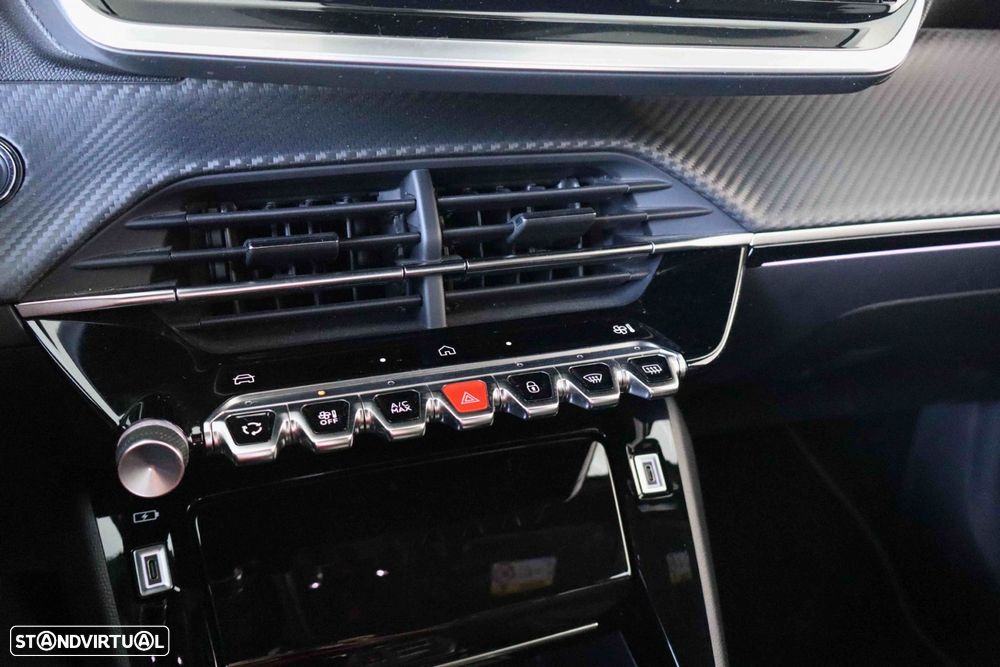 Peugeot e-2008 54 kWh GT - 32