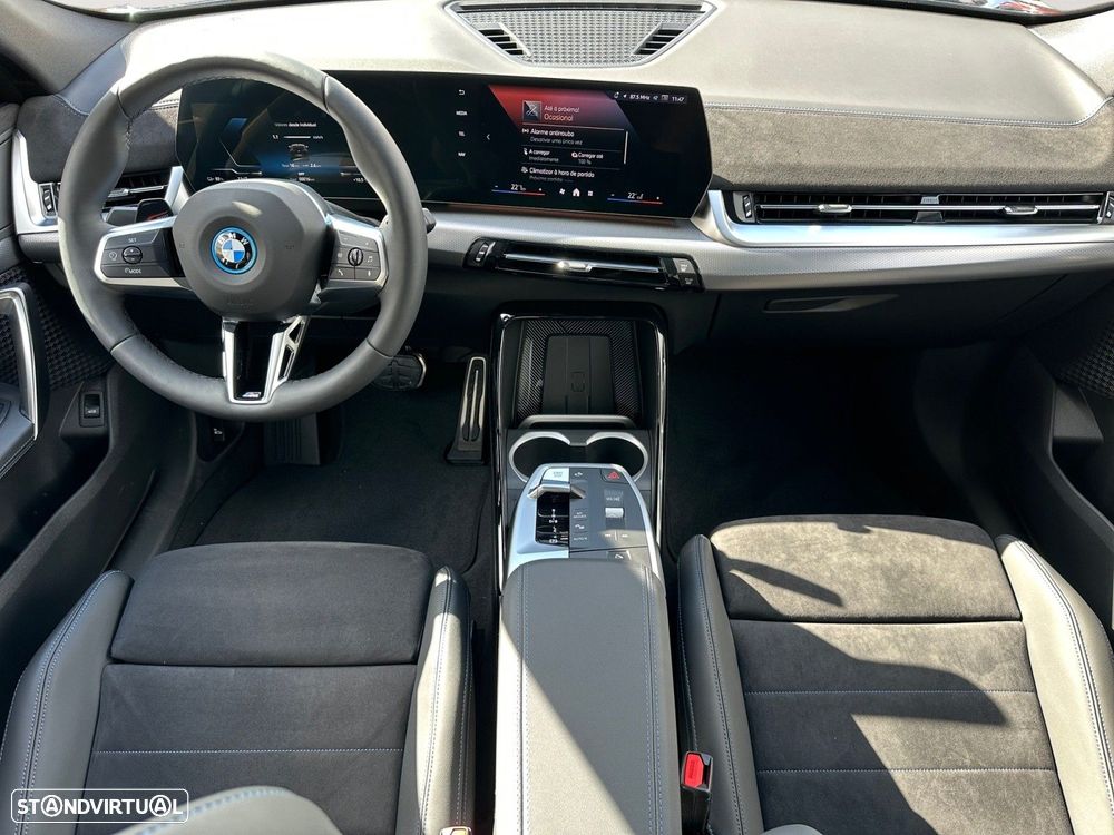 BMW iX2 eDrive20 - 10