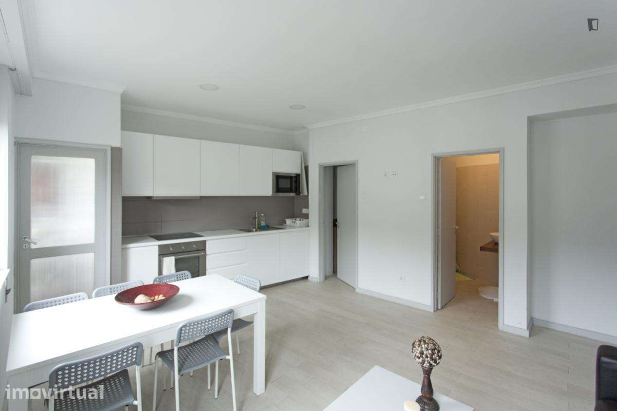 Apartamento com 4 quartos - localizado em Cedofeita Porto - Grande imagem: 4/20