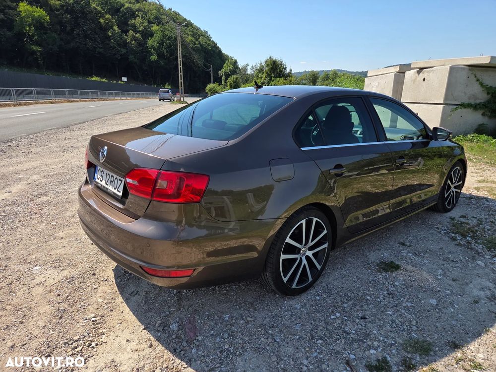 Volkswagen Jetta - 6