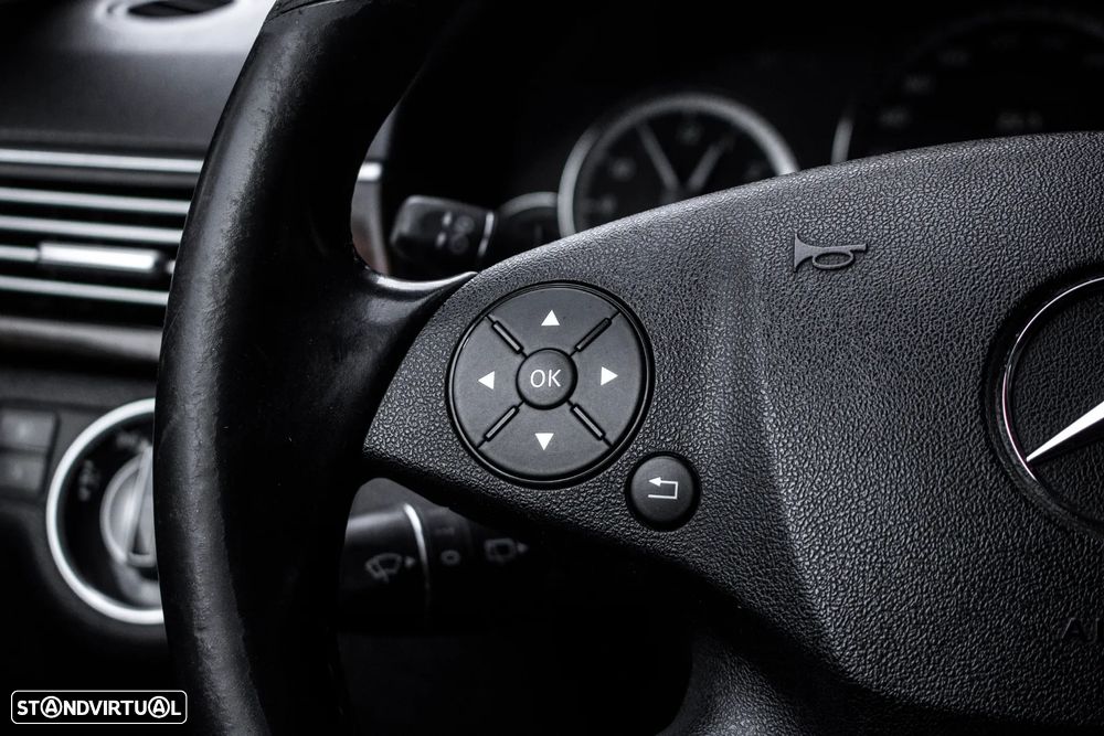 Mercedes-Benz E 220 BlueTEC 9G-TRONIC - 14