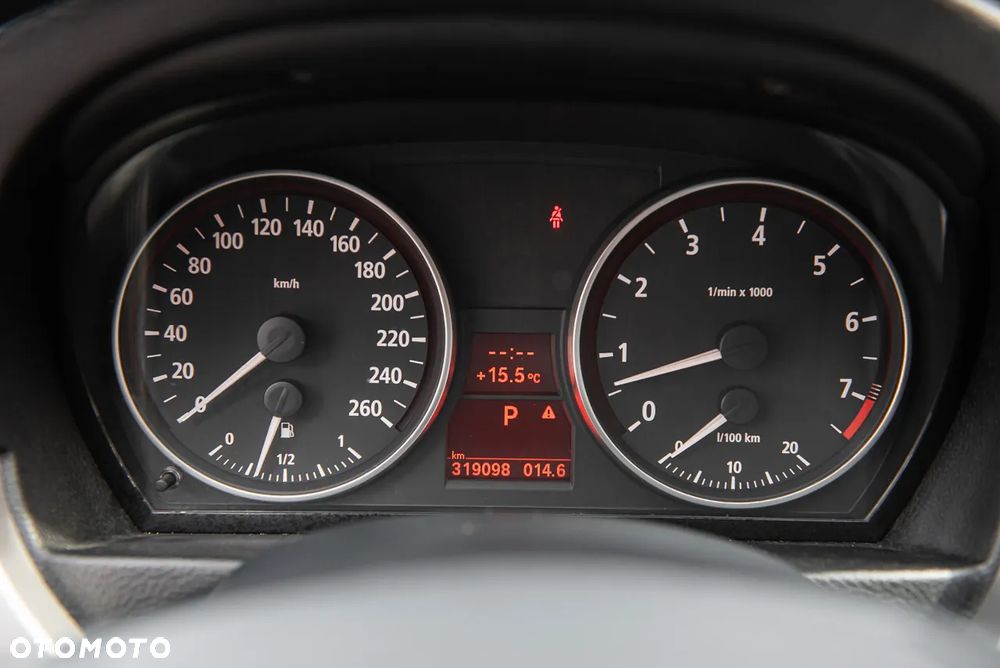 BMW Seria 3 330i - 17