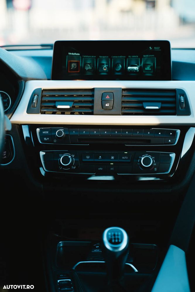 BMW Seria 3 318d - 11