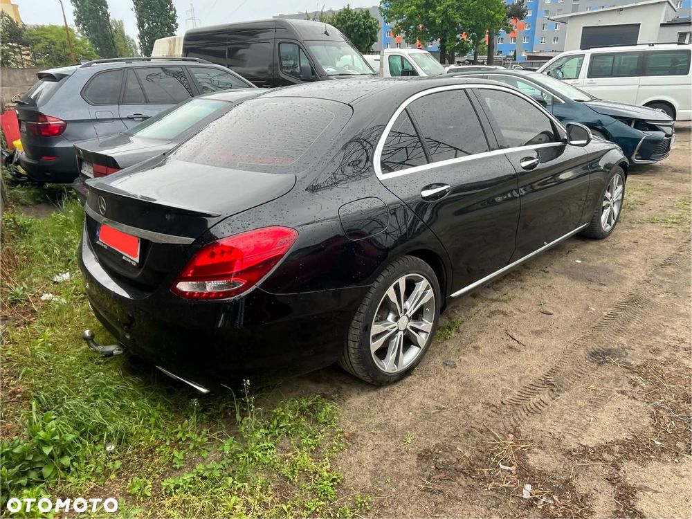 Mercedes-Benz Klasa C 300 7G-TRONIC AMG Line - 3