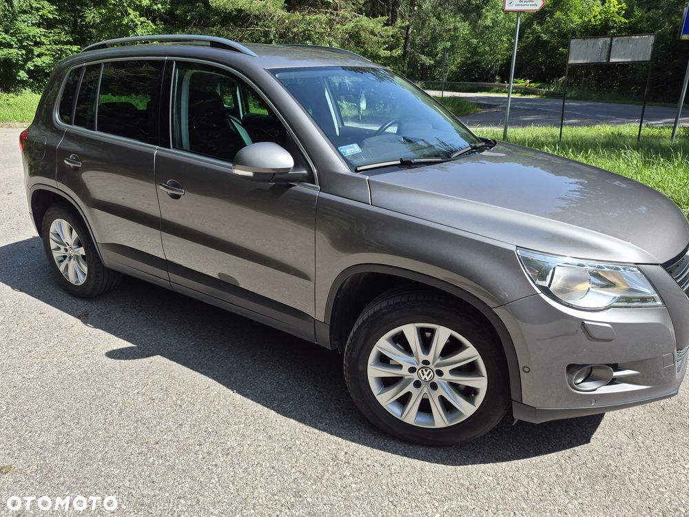 Volkswagen Tiguan - 1