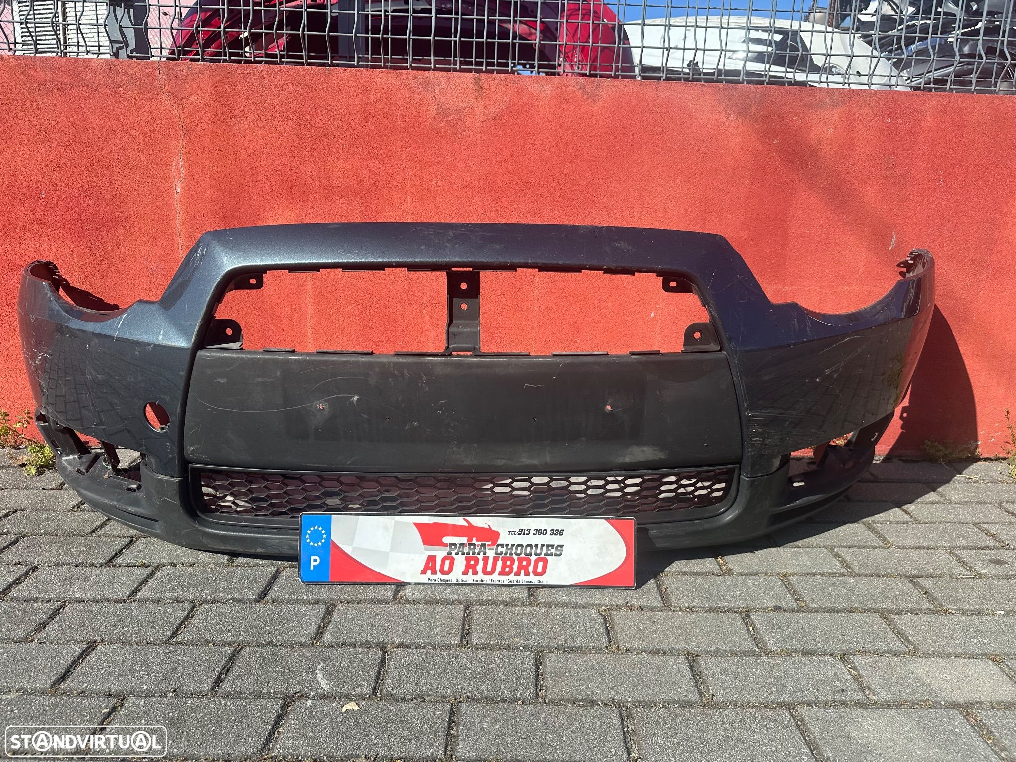 Parachoque mitsubishi colt 2010 - 1